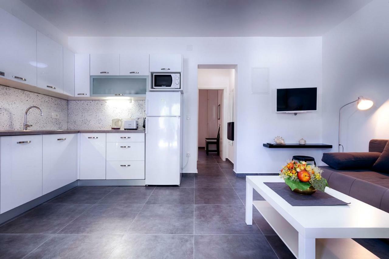 Apartmani Dule Komiža Extérieur photo