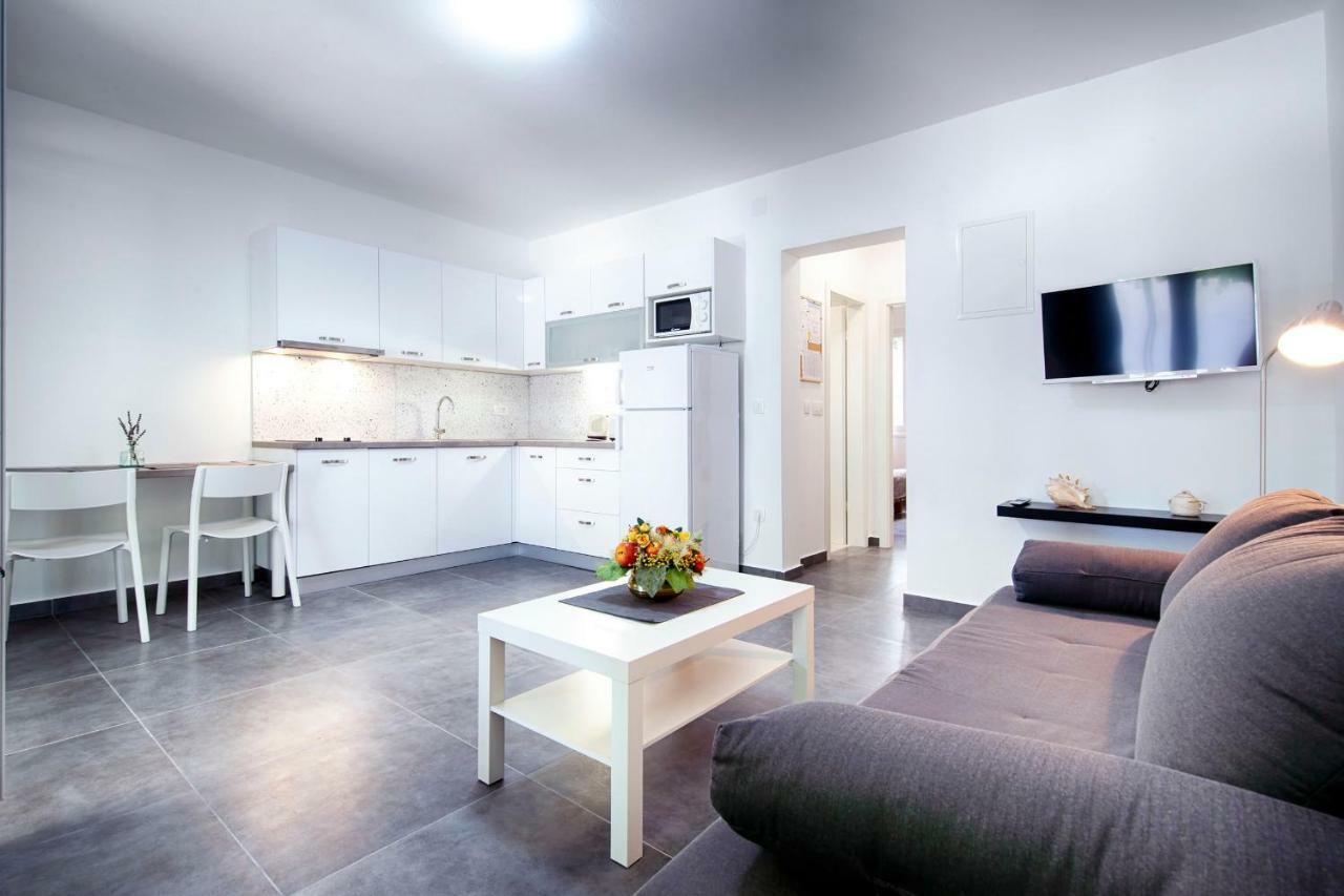 Apartmani Dule Komiža Extérieur photo
