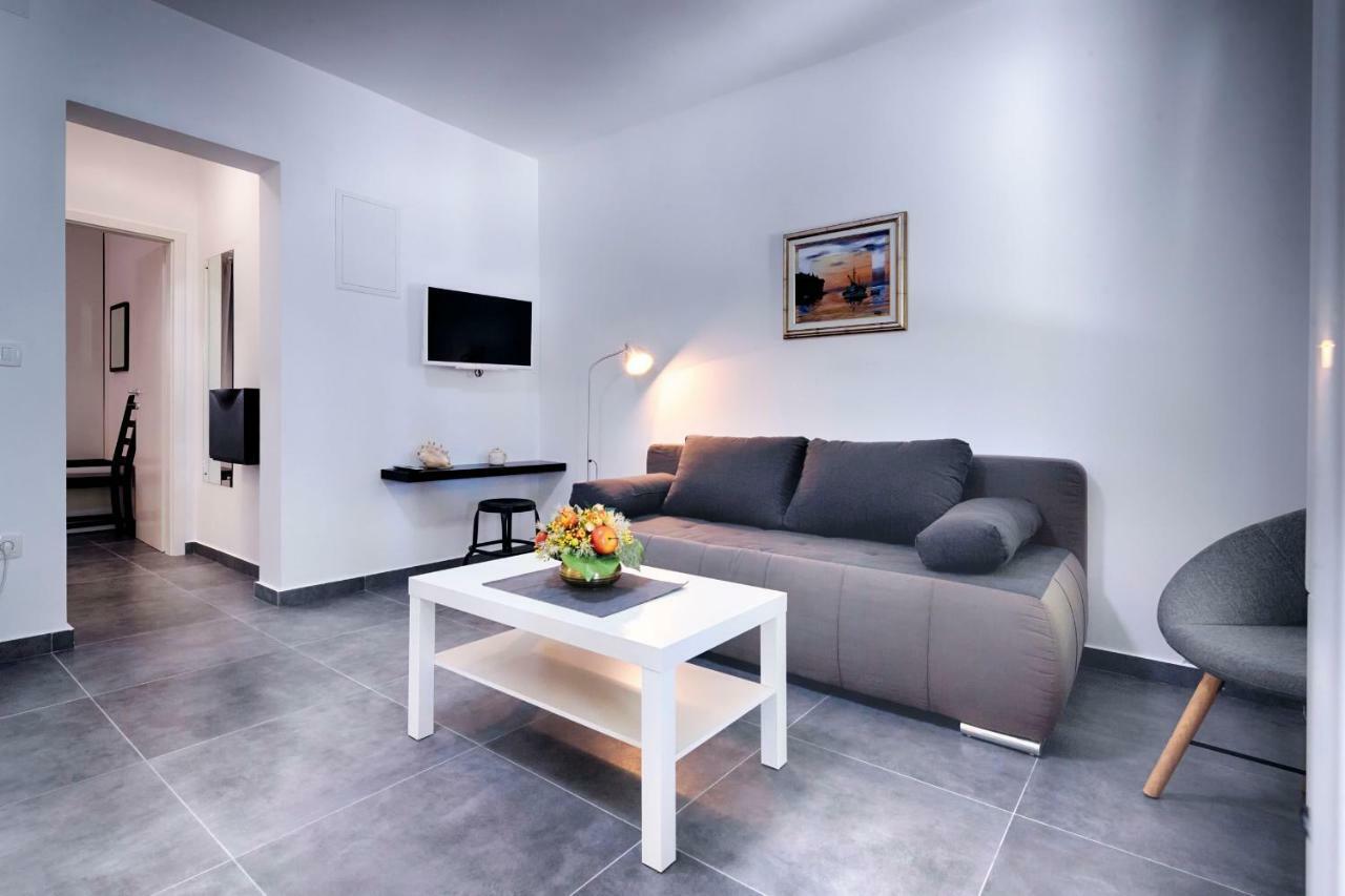 Apartmani Dule Komiža Extérieur photo